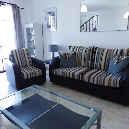 3 Bedroom House In Cho Casa vacanze Cho