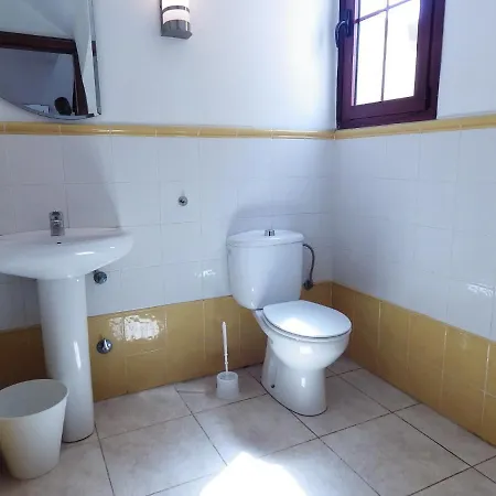Casa vacanze 3 Bedroom House In Cho *