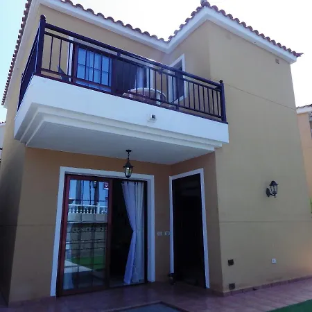 Casa vacanze 3 Bedroom House In Cho *